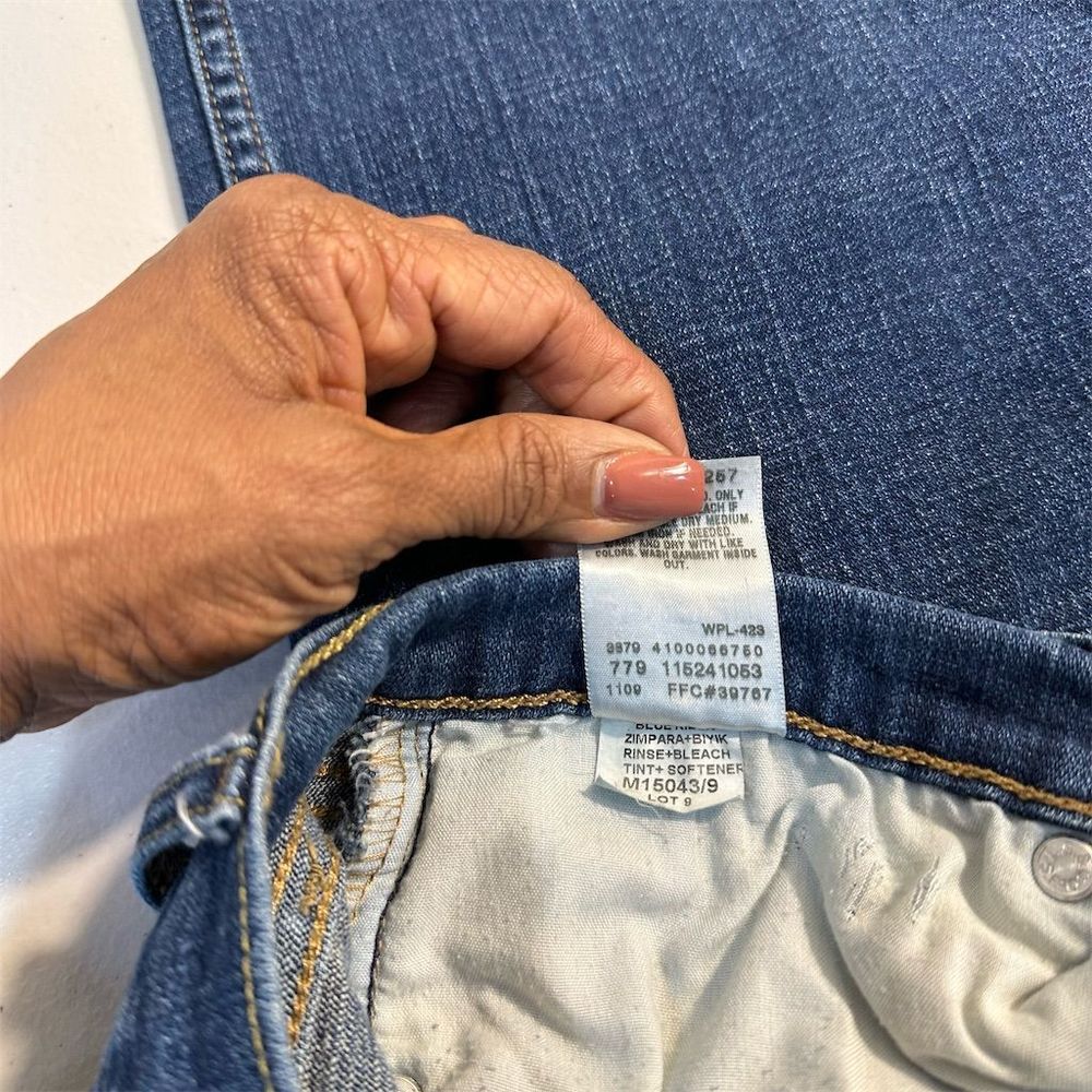 Levi's Women's Too Super Low 524 Bootcut Jeans Size 13 Blue Dark Wash - Picture 5 of 15